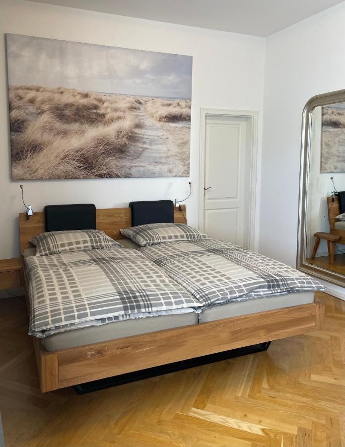 Helle Terrassenwohnung In Traumlage Von Appartamento
